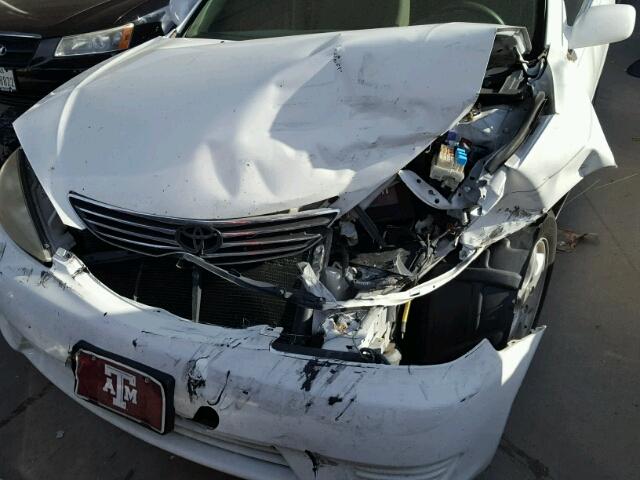 4T1BE32K35U627345 - 2005 TOYOTA CAMRY LE WHITE photo 9