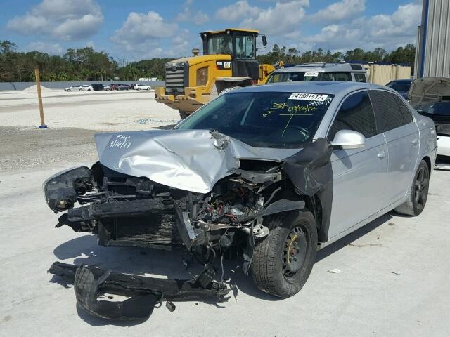 3VWRM71K58M056008 - 2008 VOLKSWAGEN JETTA SE 银色 照片 2