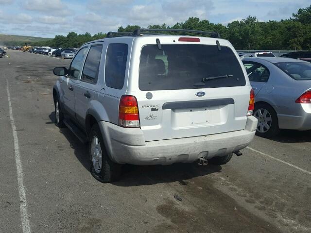 1FMYU04142KA65673 - 2002 FORD ESCAPE XLT SILVER photo 3