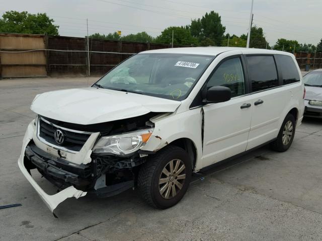 2V8HW44159R599562 - 2009 VOLKSWAGEN ROUTAN S WHITE photo 2