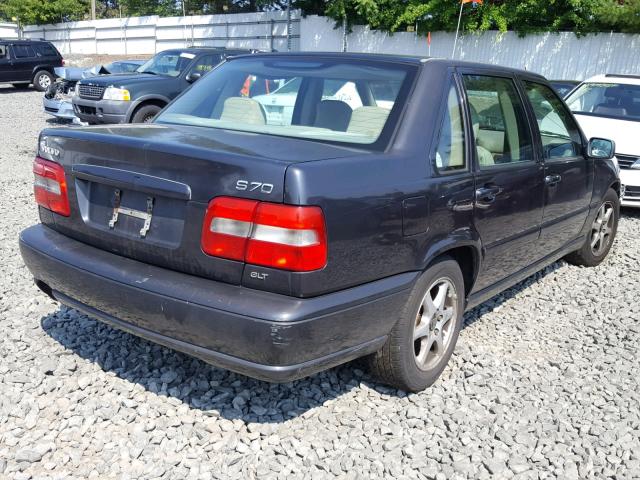 YV1LS5674W1474796 - 1998 VOLVO S70 GLT GRAY photo 4