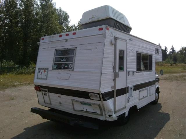 E34GHL86990 - 1972 ARIS MOTORHOME WHITE photo 4