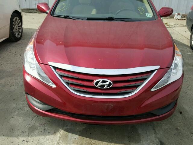 5NPEB4ACXEH896057 - 2014 HYUNDAI SONATA GLS RED photo 9