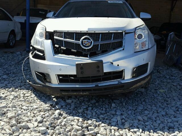 3GYFNAEY3AS500156 - 2010 CADILLAC SRX SILVER photo 9