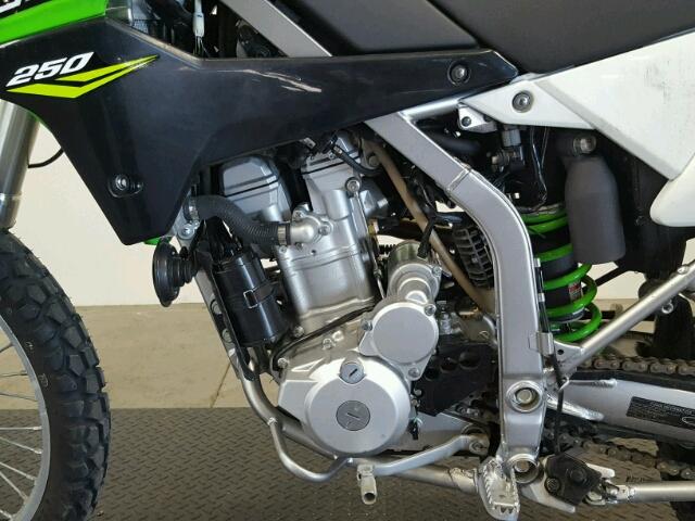 JKALXMS17JDA29394 - 2018 KAWASAKI KLX250 SJ TWO TONE photo 6