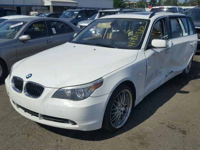 WBANN73516CN03550 - 2006 BMW 530 XIT WHITE photo 2