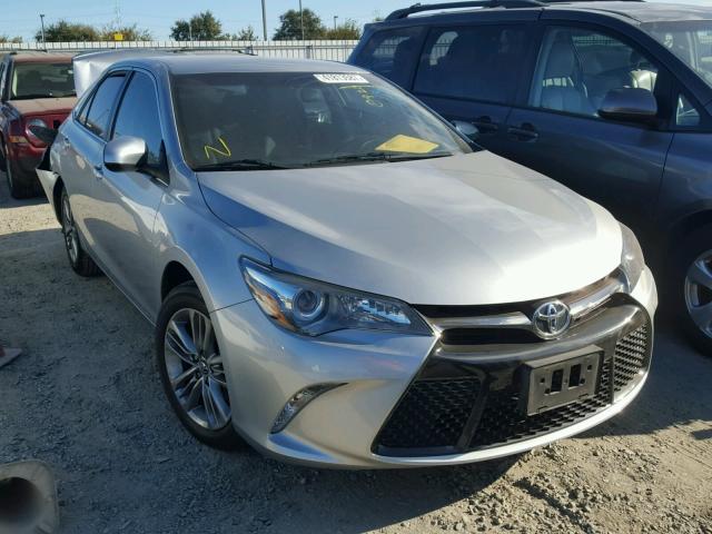 4T1BF1FKXGU199286 - 2016 TOYOTA CAMRY LE ვერცხლისფერი ფოტო 1