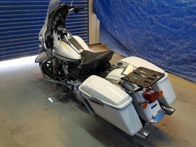 1HD1FMC12HB684725 - 2017 HARLEY-DAVIDSON FLHTP POLI 白色 照片 3