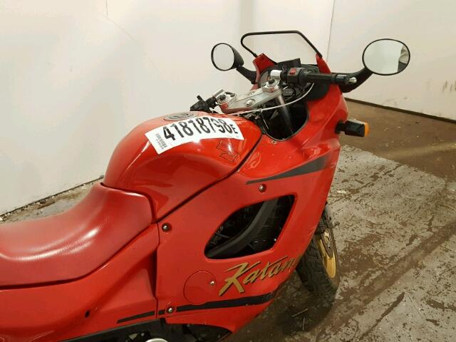 JS1GN72A4L2100376 - 1990 SUZUKI GSX600 F RED photo 5