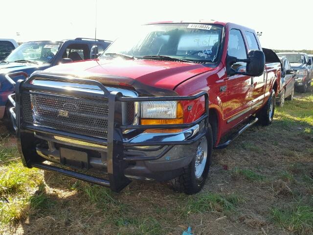 3FTNW20L5YMA74646 - 2000 FORD F250 RED photo 2