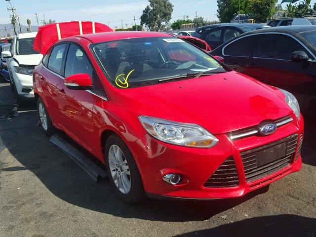 1FAHP3H26CL437113 - 2012 FORD FOCUS RED photo 1