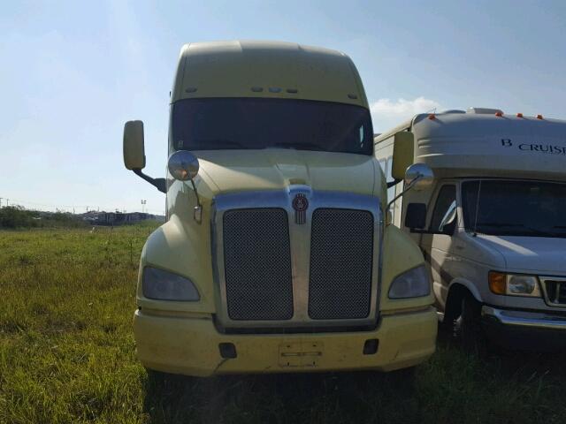 1XKFD48X7BJ294327 - 2011 KENWORTH CONSTRUCTI YELLOW photo 9