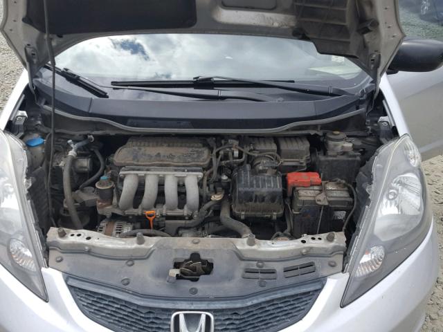 JHMGE8G38BC007096 - 2011 HONDA FIT SILVER photo 7