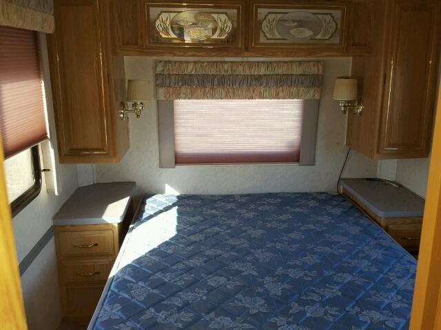 3FCMF53G2MJA03122 - 1992 CRUA MOTORHOME WHITE photo 6