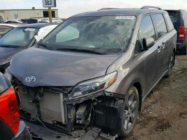 5TDXK3DC1GS730862 - 2016 TOYOTA SIENNA SE GRAY photo 2