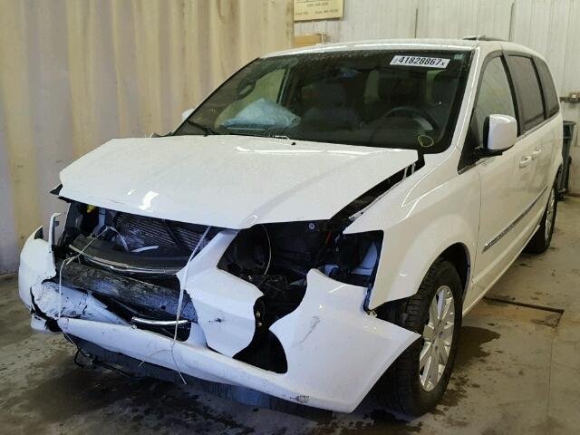 2C4RC1BG4DR610347 - 2013 CHRYSLER TOWN & COU WHITE photo 2