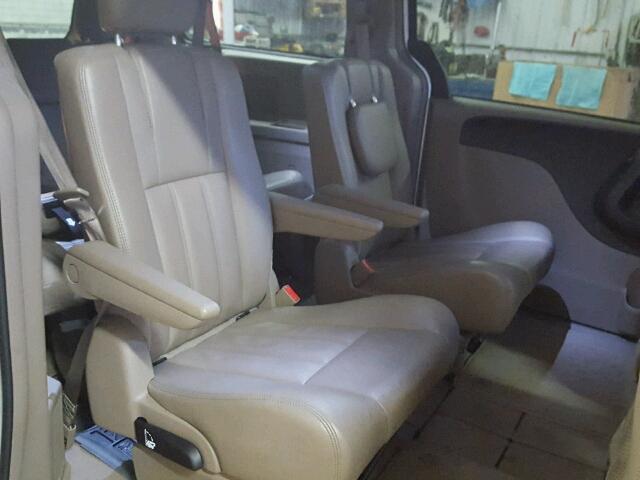 2C4RC1BG4DR610347 - 2013 CHRYSLER TOWN & COU WHITE photo 6