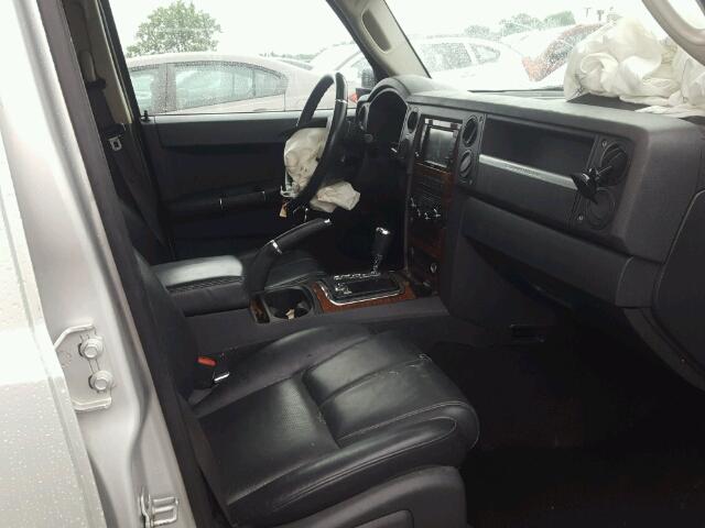 1J8HG58238C124834 - 2008 JEEP COMMANDER SILVER photo 5