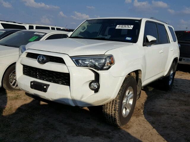 JTEZU5JR0E5071226 - 2014 TOYOTA 4RUNNER WHITE photo 2