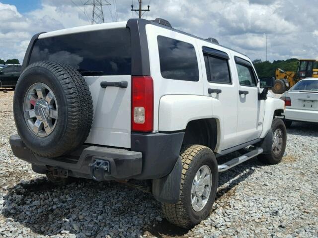 5GTDN136168111586 - 2006 HUMMER H3 WHITE photo 4