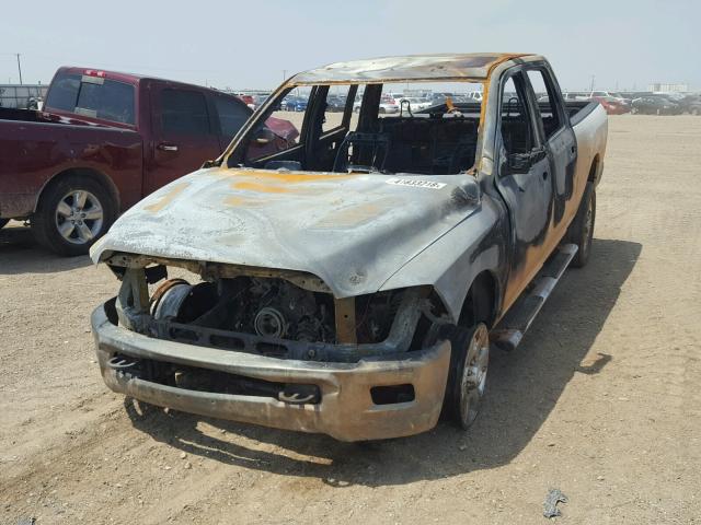 3C6UR5DJ6HG771553 - 2017 RAM 2500 SLT WHITE photo 2