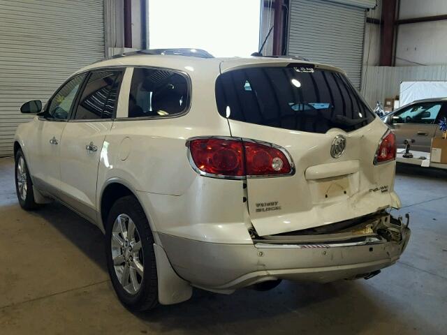 5GAKRBED8BJ174905 - 2011 BUICK ENCLAVE CX WHITE photo 3
