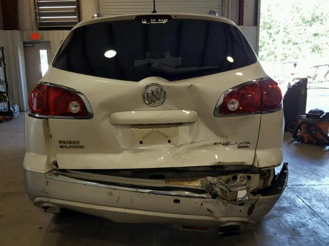 5GAKRBED8BJ174905 - 2011 BUICK ENCLAVE CX WHITE photo 9