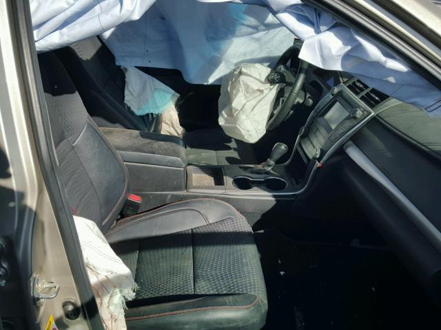 4T1BF1FK3FU498214 - 2015 TOYOTA CAMRY LE ოქროსფერი ფოტო 5