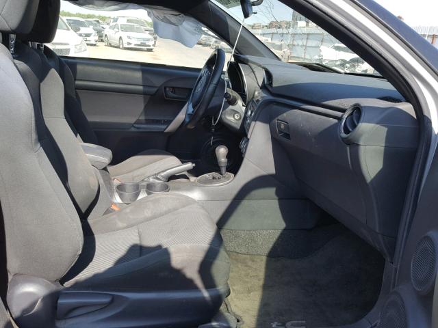 JTKJF5C72B3018986 - 2011 TOYOTA SCION TC 银色 照片 5