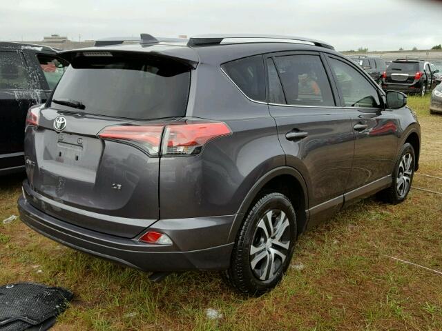 JTMZFREV3HJ703130 - 2017 TOYOTA RAV4 LE GRAY photo 4