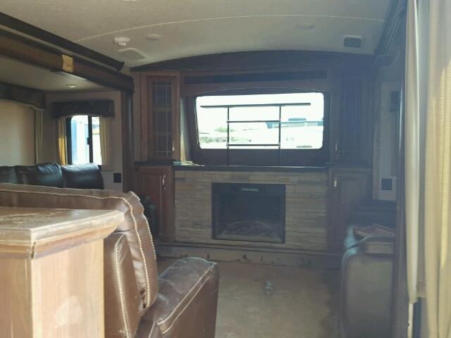 4YDF37324H4703030 - 2017 KEYSTONE MONTANA WHITE photo 5