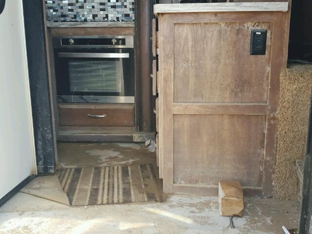 4YDF37324H4703030 - 2017 KEYSTONE MONTANA WHITE photo 9