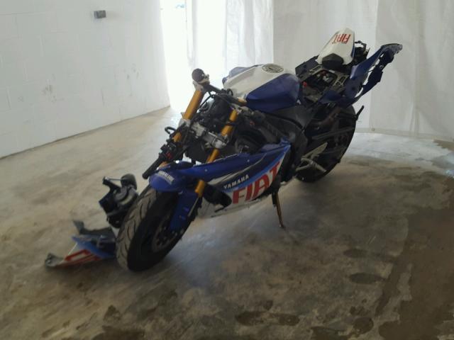 JYARN23Y8AA001782 - 2010 YAMAHA YZFR1 BLUE photo 2