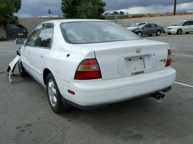 1HGCE6665SA019073 - 1995 HONDA ACCORD EX WHITE photo 3