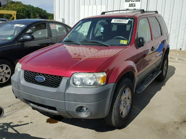 1FMYU93175KB52705 - 2005 FORD ESCAPE RED photo 2