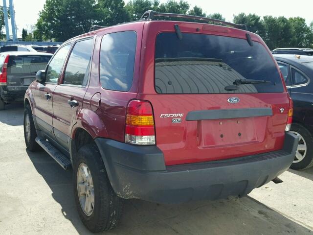 1FMYU93175KB52705 - 2005 FORD ESCAPE RED photo 3