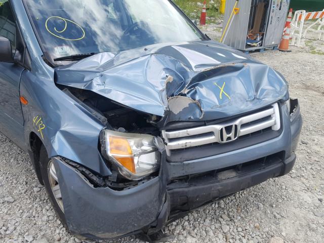 5FNYF18116B002760 - 2006 HONDA PILOT LX GRAY photo 9