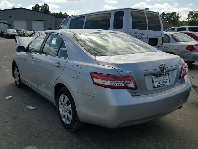 4T1BF3EK3BU747635 - 2011 TOYOTA CAMRY BASE SILVER photo 3