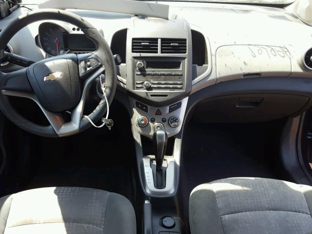 1G1JA5SH3F4117986 - 2015 CHEVROLET SONIC LS BLUE photo 9