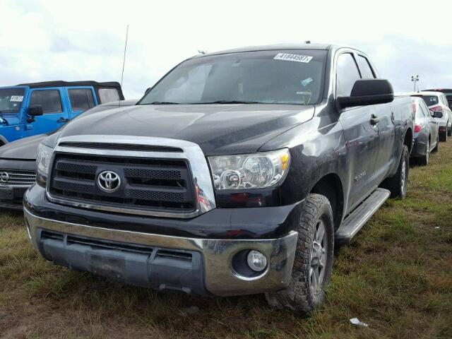 5TFRM5F17AX015838 - 2010 TOYOTA TUNDRA BLACK photo 2