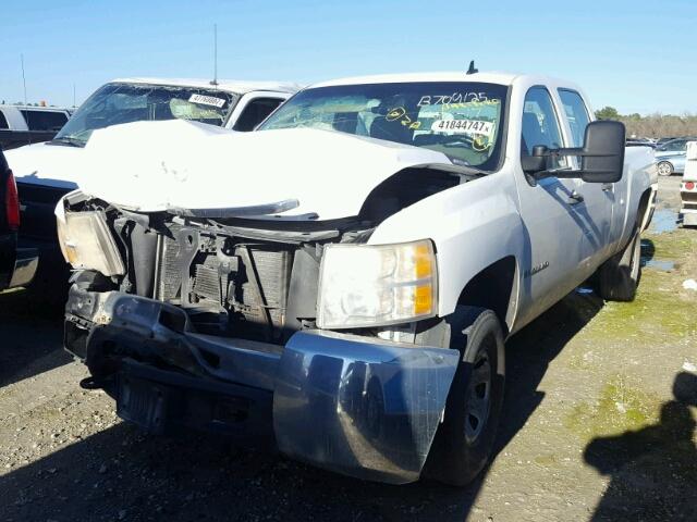 1GCHC73K39F130283 - 2009 CHEVROLET SILVERADO WHITE photo 2