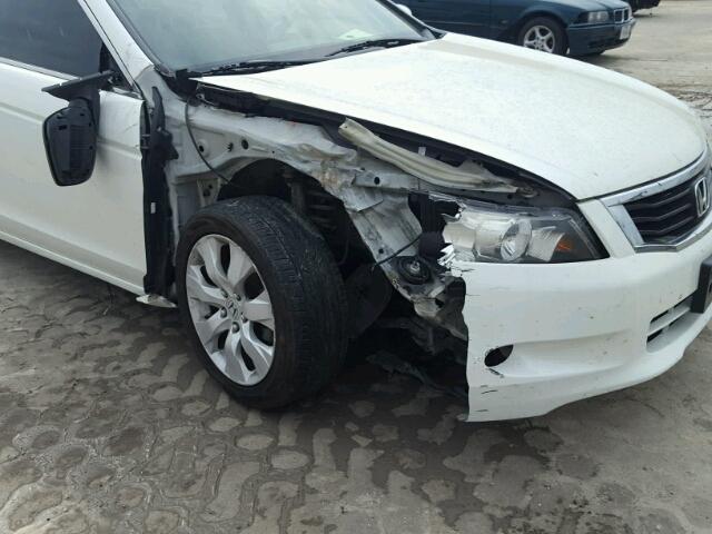 1HGCP36779A025601 - 2009 HONDA ACCORD WHITE photo 9