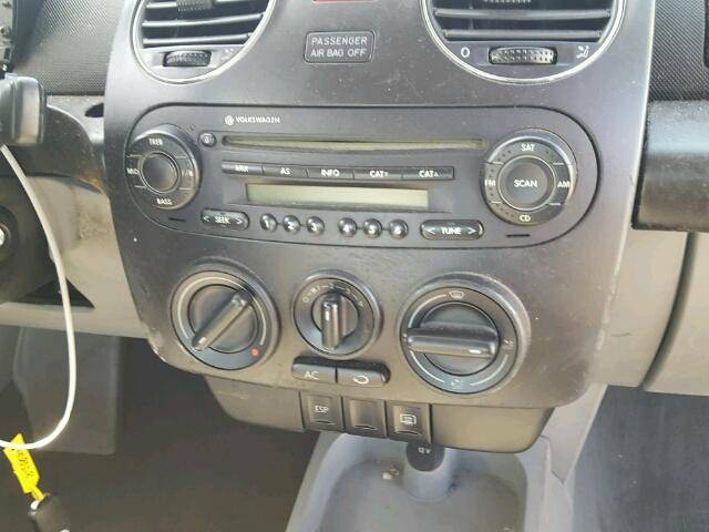 3VWPW31C46M408558 - 2006 VOLKSWAGEN NEW BEETLE 灰色 照片 9