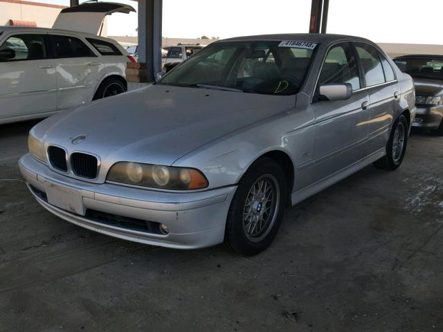 WBADT43422GZ97928 - 2002 BMW 525 I AUTO SILVER photo 2