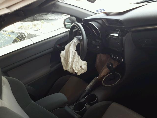 JTKJF5C77F3093611 - 2015 TOYOTA SCION TC 白色 照片 5