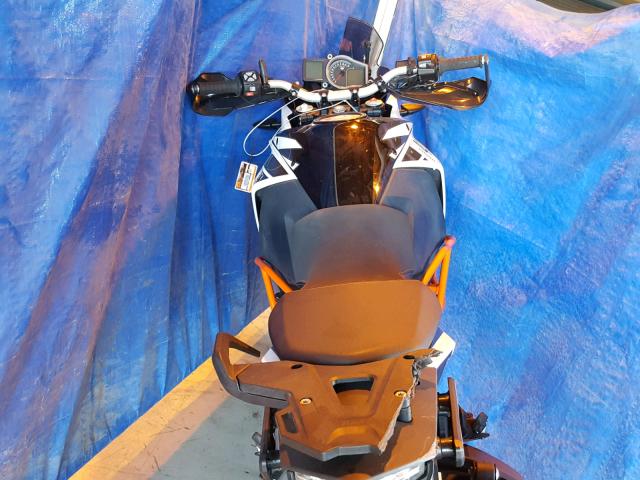 VBKV49404HM979095 - 2017 KTM 1090 ADVEN TWO TONE photo 6