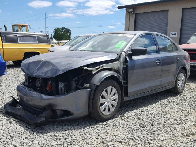 3VW1K7AJXEM379265 - 2014 VOLKSWAGEN JETTA BASE Մոխրագույն լուսանկար 2