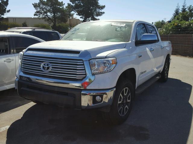 5TFHY5F16HX599174 - 2017 TOYOTA TUNDRA CRE WHITE photo 2