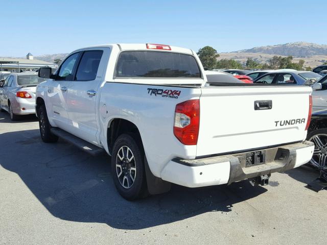 5TFHY5F16HX599174 - 2017 TOYOTA TUNDRA CRE WHITE photo 3