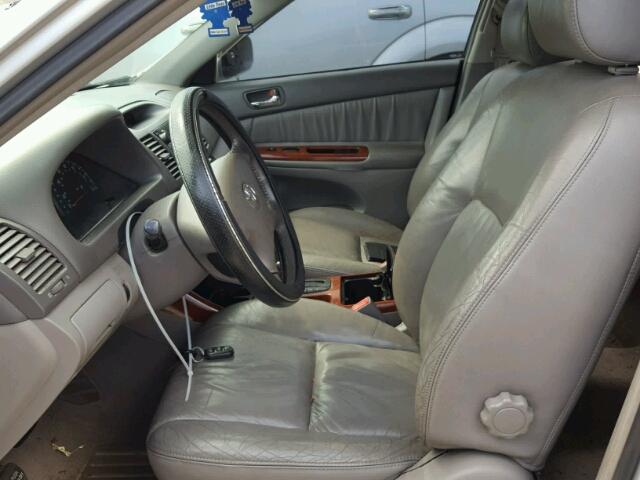 4T1BF30K62U533973 - 2002 TOYOTA CAMRY LE 银色 照片 5